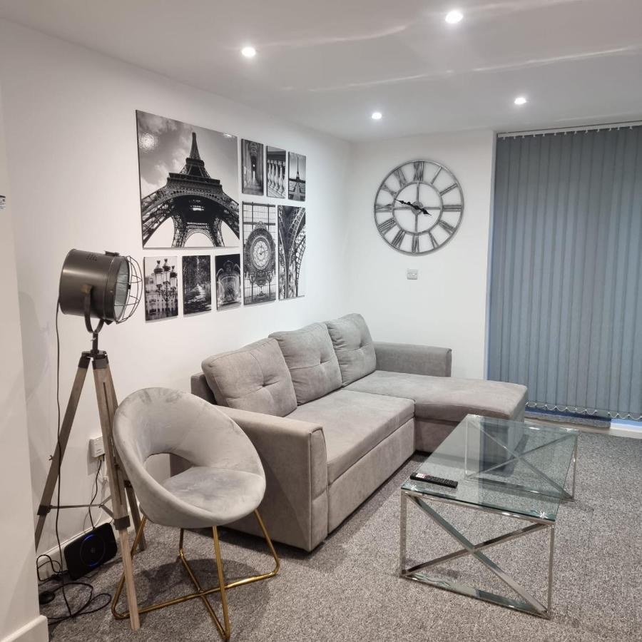 Classic 2 Bed Apartment In Oldkent Road Лондон Екстер'єр фото