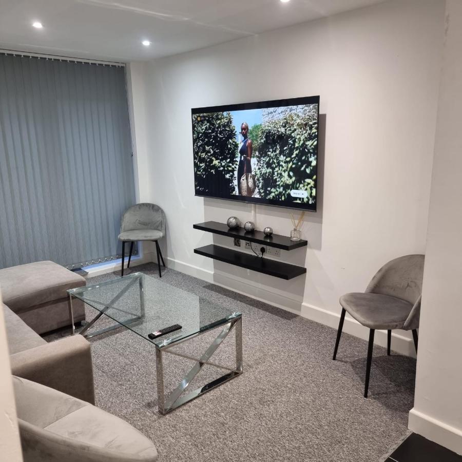 Classic 2 Bed Apartment In Oldkent Road Лондон Екстер'єр фото