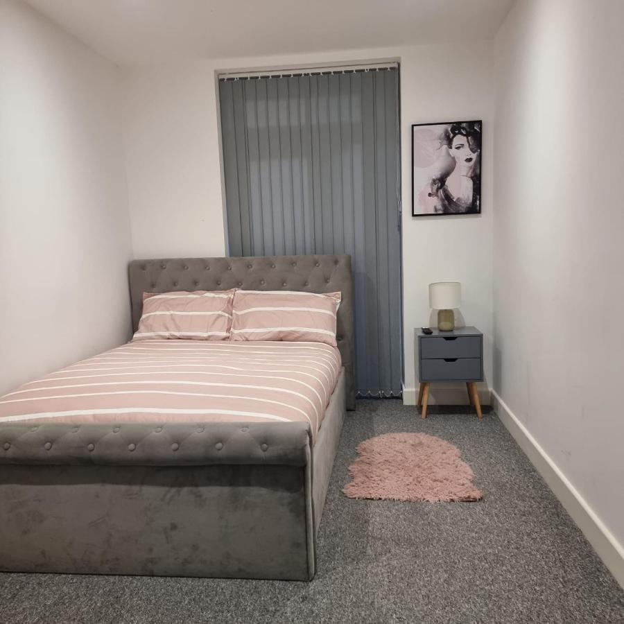 Classic 2 Bed Apartment In Oldkent Road Лондон Екстер'єр фото