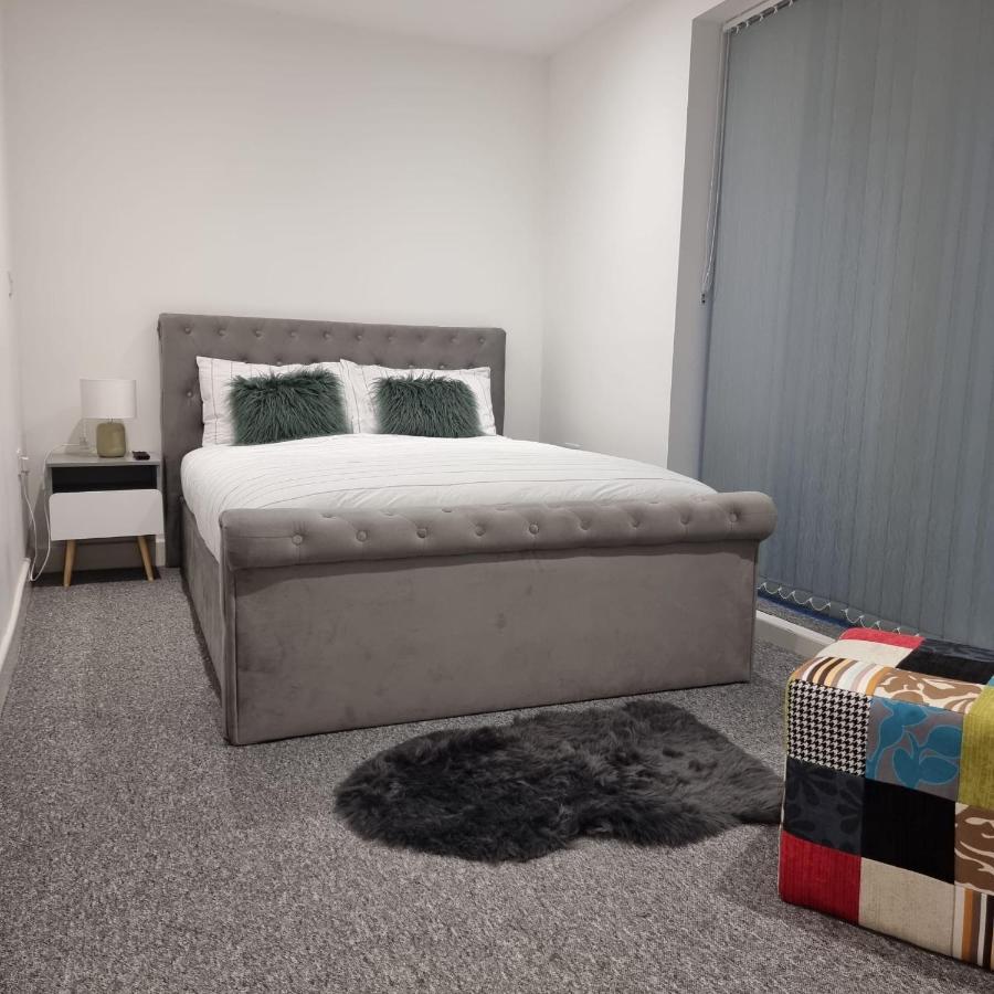 Classic 2 Bed Apartment In Oldkent Road Лондон Екстер'єр фото